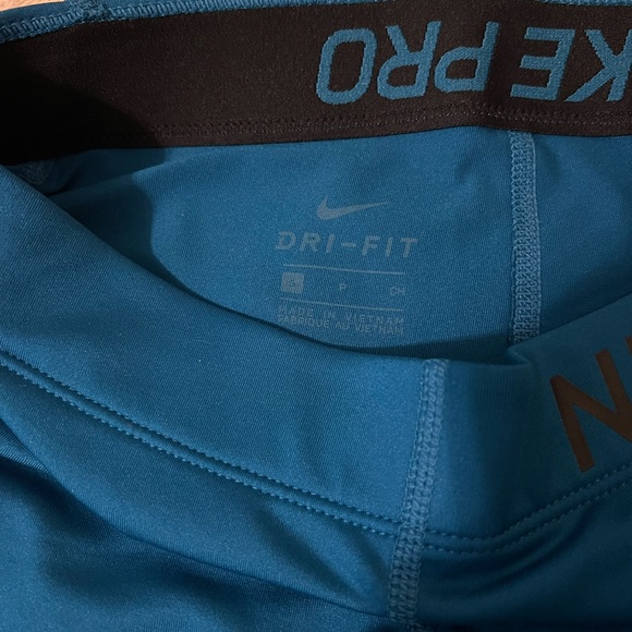 Nike Pro Spandex - Picture 2 of 4